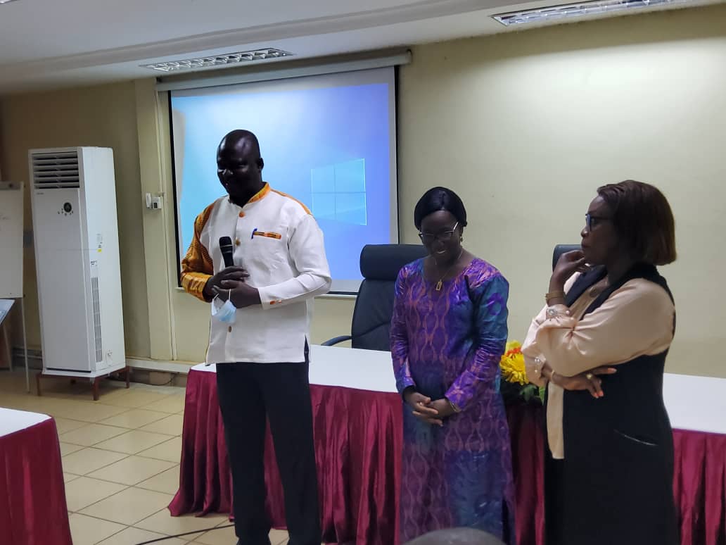 372b2feb 18ff 4700 a8fc 8176b940888c